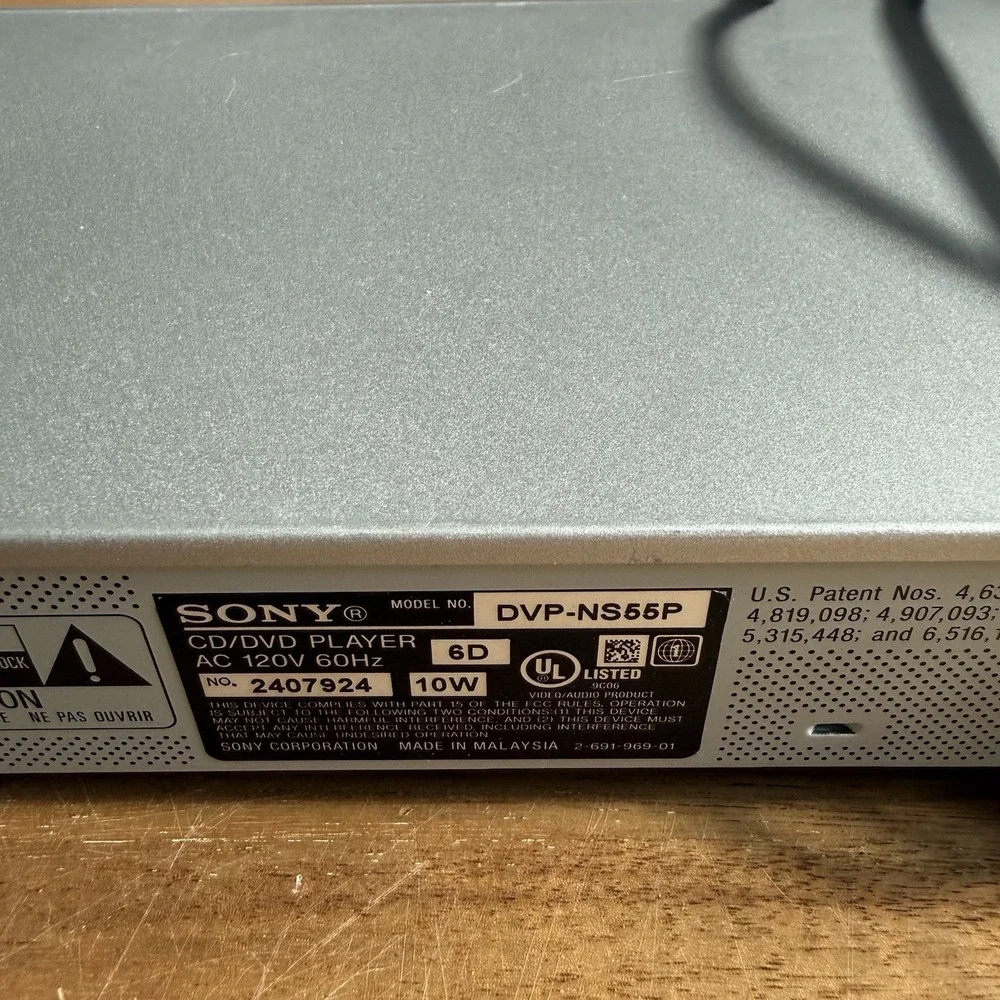 Sony DVP-NS55P CD/DVD Player Silver, Precision Cinema Progressive Scan, remote‎